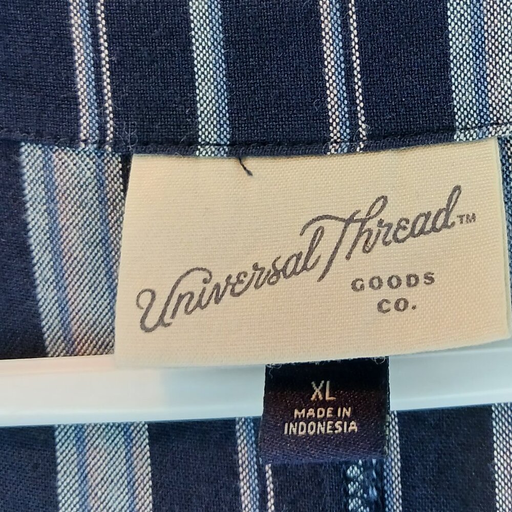 #110 3/$18 - Universal Thread Blue/Gray Short Sleeve Top Size XL - Picture 4 of 5